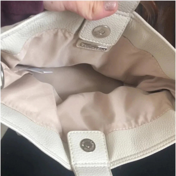 Anthropologie Shiraleah Crossbody Bag
Good condition - Picture 5 of 6